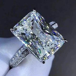 NEW 925 STERLING SILVER DIAMOND HALO RING, CUTE RING, SHINY RING.